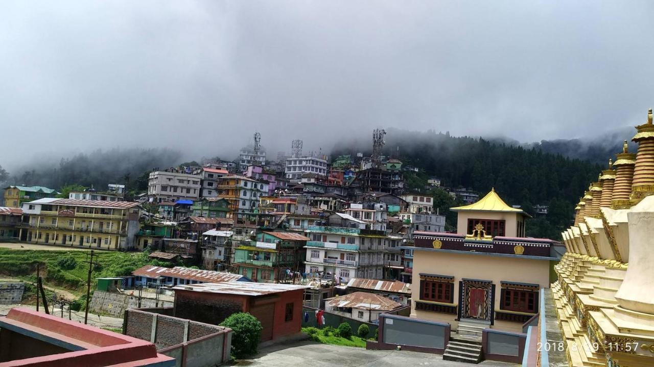Tibet Homestay Rishop Exterior foto