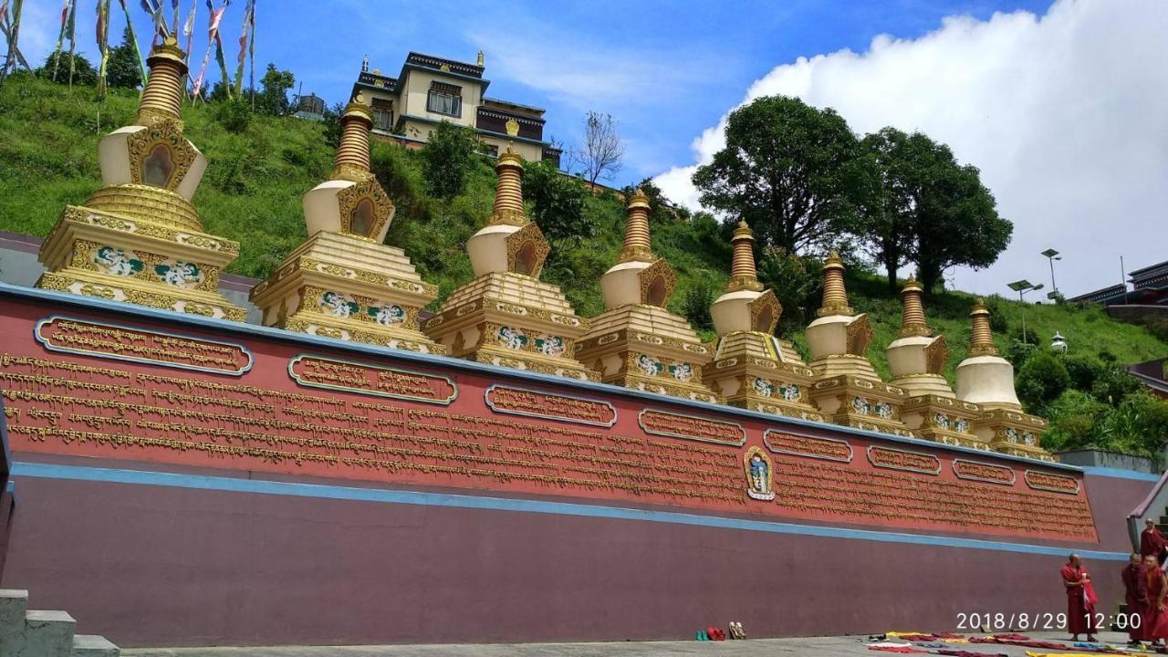 Tibet Homestay Rishop Exterior foto