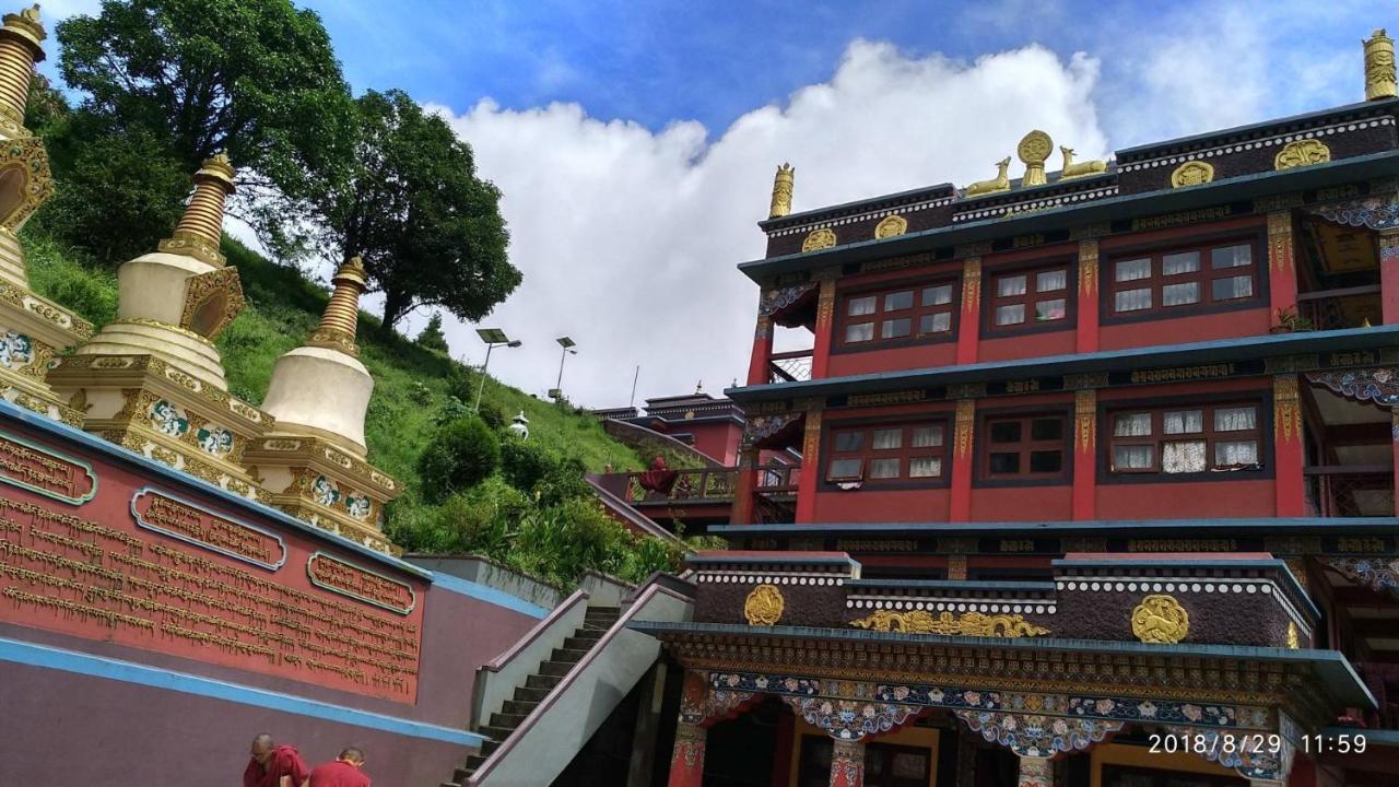 Tibet Homestay Rishop Exterior foto