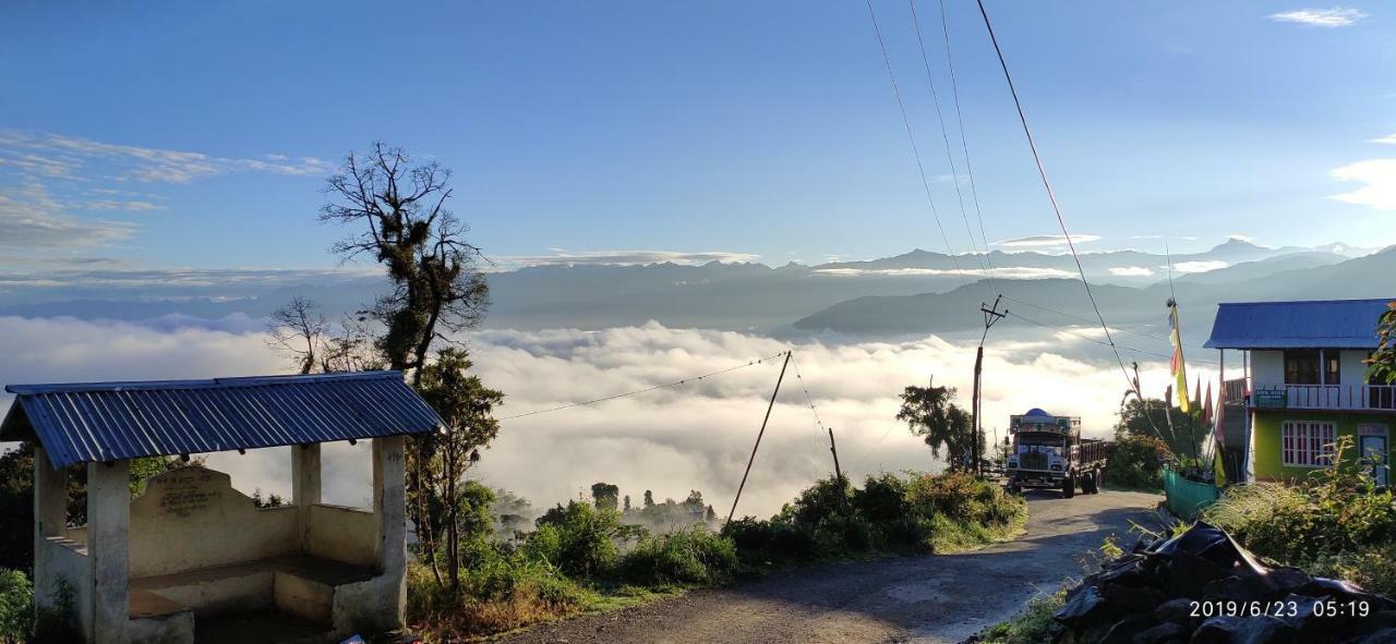 Tibet Homestay Rishop Exterior foto